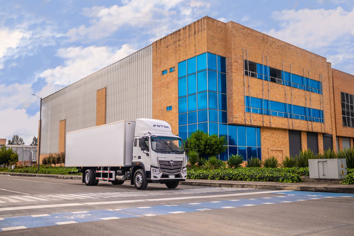 Colombia — AUMAN D fleet handover — 3