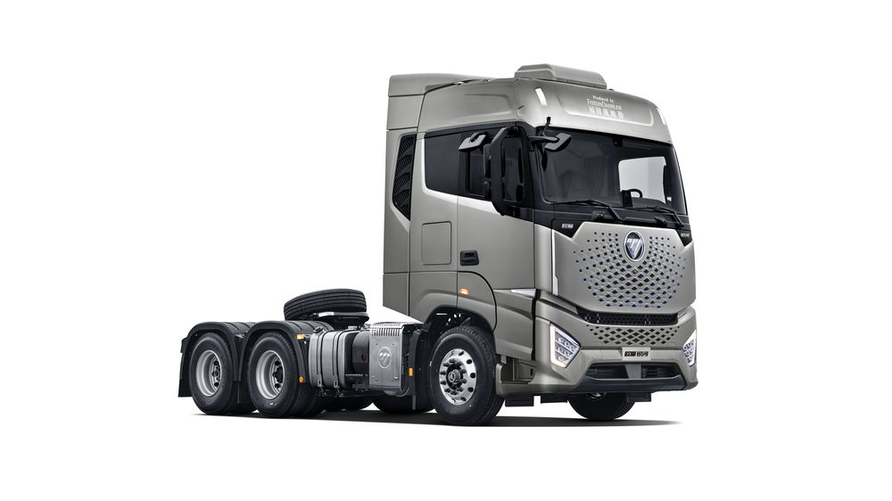 AUMAN GALAXY 6×4 Tractor — 4